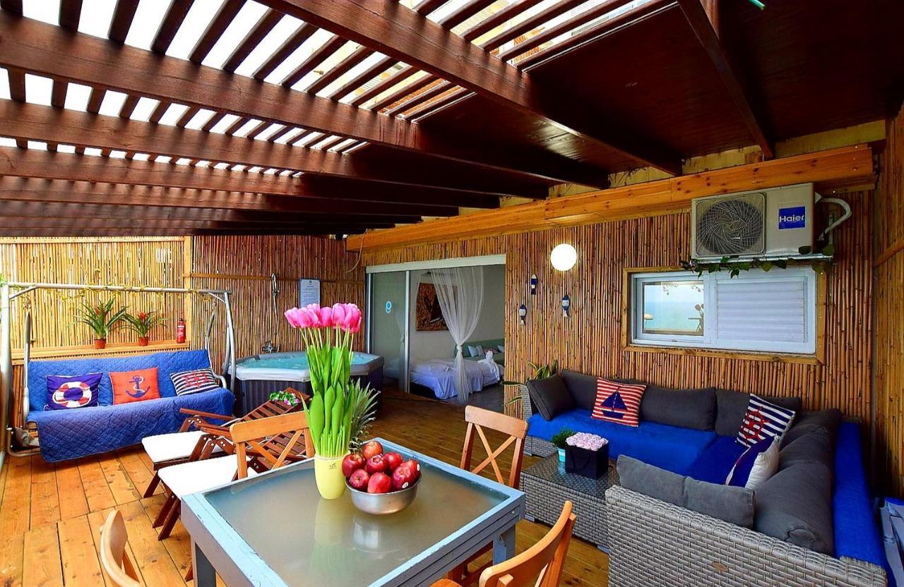 Magic On The Sea-Suites With A Private Jacuzzi And A Private Sea View Netanya Ngoại thất bức ảnh
