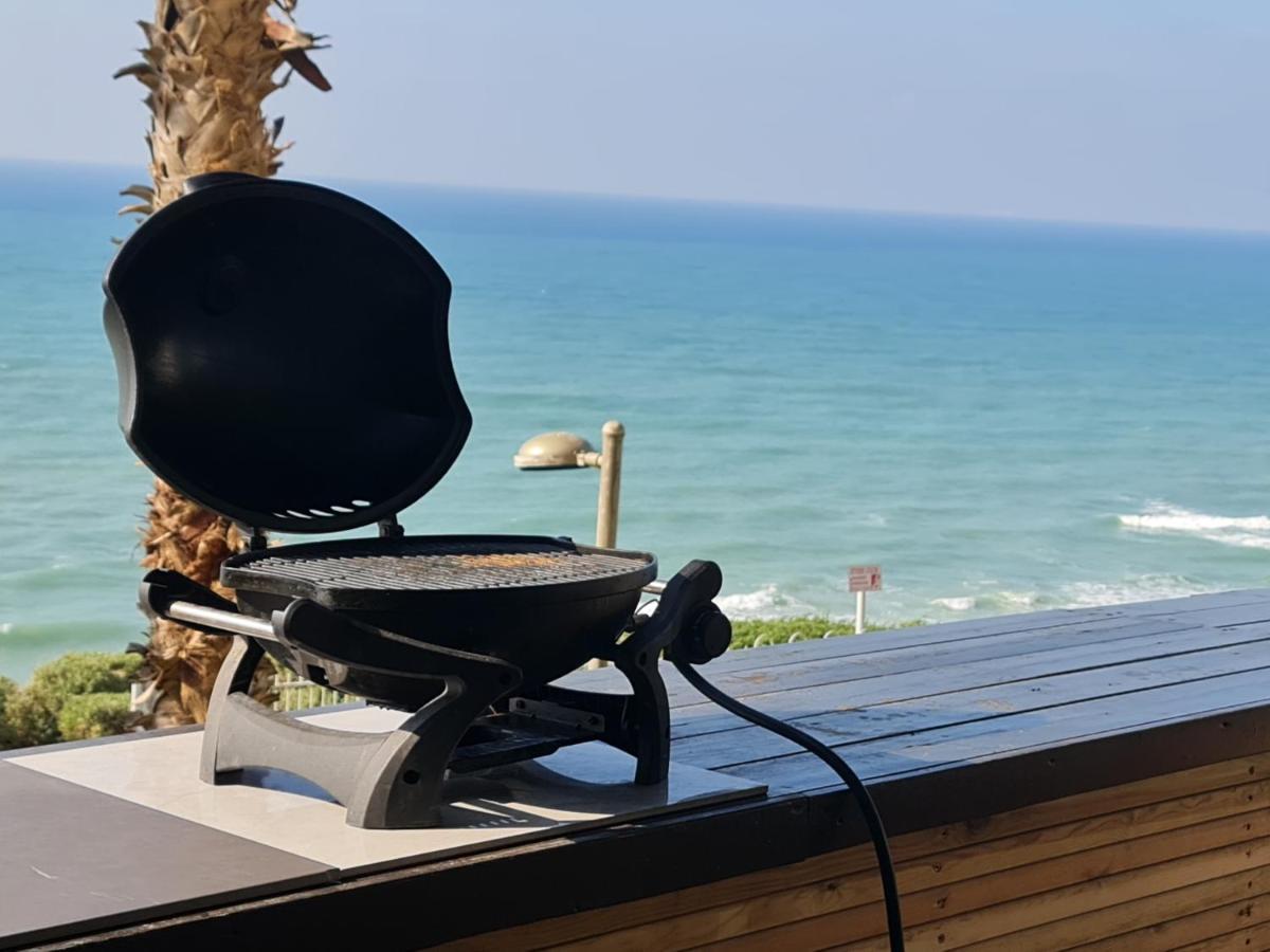 Magic On The Sea-Suites With A Private Jacuzzi And A Private Sea View Netanya Ngoại thất bức ảnh