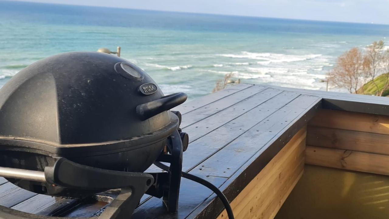 Magic On The Sea-Suites With A Private Jacuzzi And A Private Sea View Netanya Ngoại thất bức ảnh